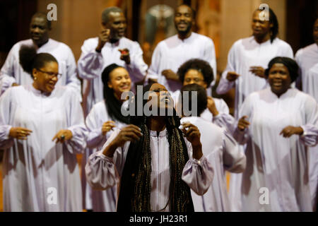 Gospel-Konzert in der Kirche St. Roch, Paris. Frankreich. Stockfoto