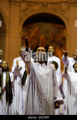 Gospel-Konzert in der Kirche St. Roch, Paris. Frankreich. Stockfoto