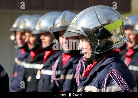 Neue Feuerwache.  Feuerwehrmann-Zeremonie. Frankreich. Stockfoto