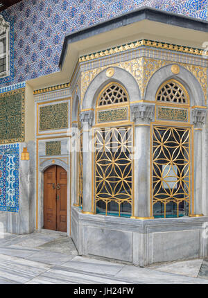 Außenansicht des Heiligtums von Hazrat Abu Ayub Ansari, Eyüp Sultan MosqueIstanbul, Türkei Stockfoto