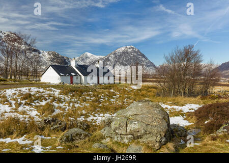 Black Rock Cottage und Buachaille Etive Mor, Glen Coe, Argyll and Bute, Scotland, United Kingdom, Europe Stockfoto