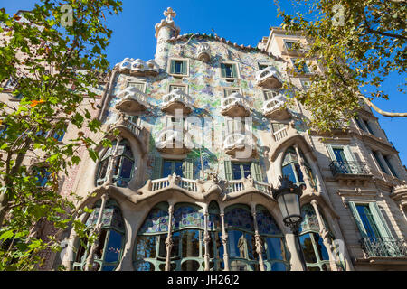 Casa Batllo, einem modernistischen Gebäude von Antoni Gaudi, UNESCO, am Passeig de Gracia, Barcelona, Katalonien (Catalunya), Spanien Stockfoto