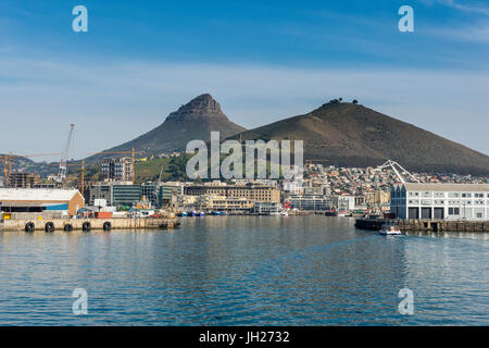 Skyline von Kapstadt mit Lions Head im Hintergrund, Cape Town, Südafrika, Afrika Stockfoto