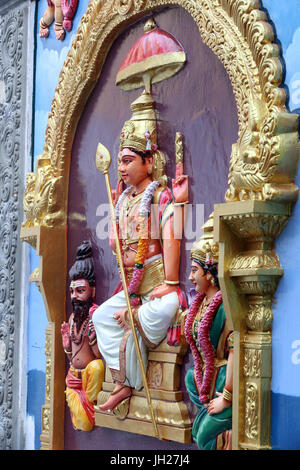 Hindu-Tempel Sri Vadapathira Kaliamman. Murugan (Karthikeya), Gott des Krieges.  Singapur. Stockfoto