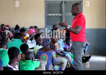 Französischen NGO La Chaine de l ' Espoir. Grundschule in Afrika. Lome. Togo. Stockfoto