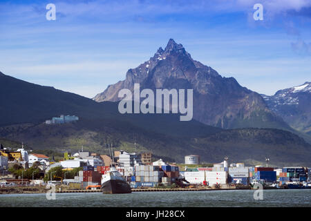 Ushuaia-Stadt und Hafen auf Feuerland Island, Argentinien, Südamerika Stockfoto