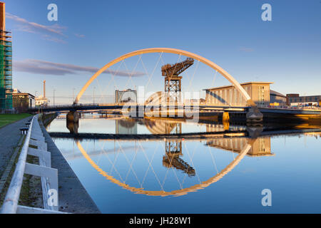 Clyde Arc Brücke (zuzukneifen), Glasgow, Schottland, Vereinigtes Königreich, Europa Stockfoto