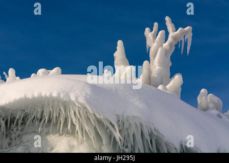 Detail der Eisformationen entlang Tornetrask See Bank, Abisko Nationalpark, Schweden, Skandinavien, Europa Stockfoto