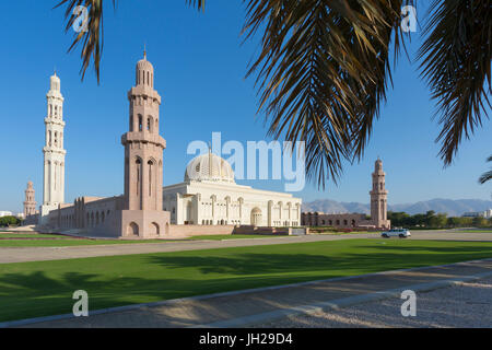 Blick auf die Sultan Qaboos Grand Mosque, Muscat, Oman, Naher Osten Stockfoto