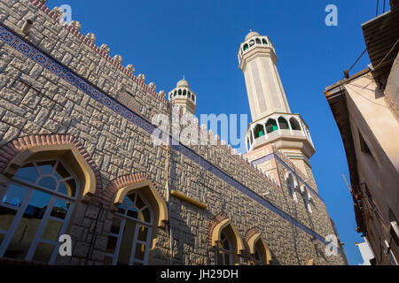 Abends Blick auf Moschee in Muttrah Souk, Muscat, Oman, Naher Osten Stockfoto
