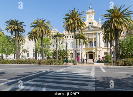 Ansicht der Stadt Halle Palast (Ayuntamiento), Malaga, Costa Del Sol, Andalusien, Spanien, Europa Stockfoto