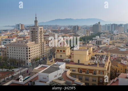 Erhöhten Blick auf die Alameda Principal, Malaga, Costa Del Sol, Andalusien, Spanien, Europa Stockfoto