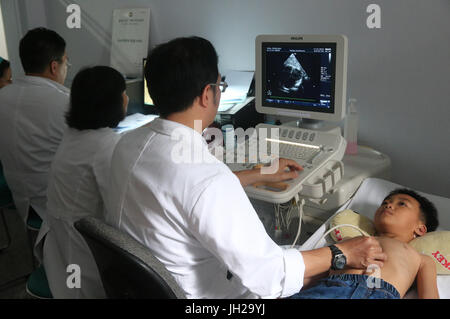 Tam Duc Herzklinik.  Doppler-Echokardiographie.  Ho-Chi-Minh-Stadt. Vietnam. Stockfoto