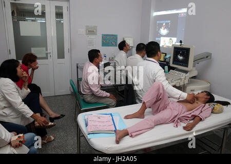 Tam Duc Herzklinik.  Doppler-Echokardiographie.  Video-Konferenz. Ho-Chi-Minh-Stadt. Vietnam. Stockfoto