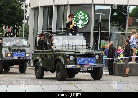London, Großbritannien 12. Juli 2017. 41 Salutschüsse am Turm der Honourable Artillery Company für den Staatsbesuch von König Felipe VI und Königin Letizia von Spanien. : Credit Claire Doherty Alamy/Live News. Stockfoto