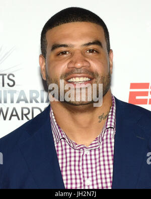 Shawne Merriman nimmt am 3. Jährlichen Sport Humanitarian Year Awards LA LIVE NOVO Los Angeles Juli 11,2017 Teil. Stockfoto