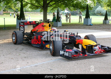 London, 12. Juni 2017. Grand Prix Ball, Prominente, Autos und Fahrer im Hurlingham Club. Expo-Foto/Alamy Live-Nachrichten Stockfoto