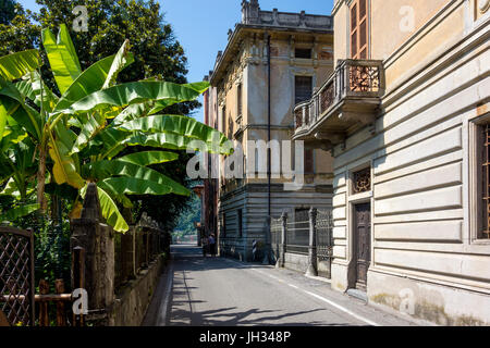 Riva Di Solto, Lago d ' Iseo, Italien Stockfoto