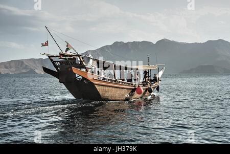 Bootsfahrt auf Khor Asche Sham, Musandam, Oman Stockfoto