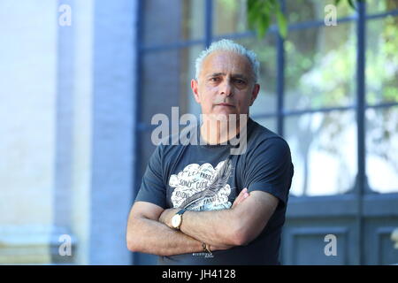 Rom, Italien. 12. Juli 2017. Britischer Schriftsteller und Drehbuchautor Hanif Kureishi beim Fototermin von der Pressekonferenz am sechsten Abend "Literatur" Credit: Matteo Nardone/Pacific Press/Alamy Live News Stockfoto