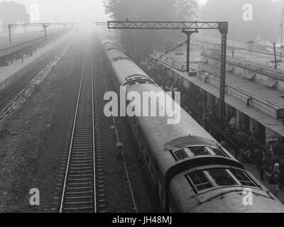 Delhi, Indien - Züge 27. Dezember 2015 - in delhi Stockfoto