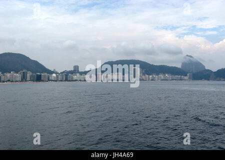 Leute, Strand, Stadt, Copacabana, Rio De Janeiro, Brasilien Stockfoto