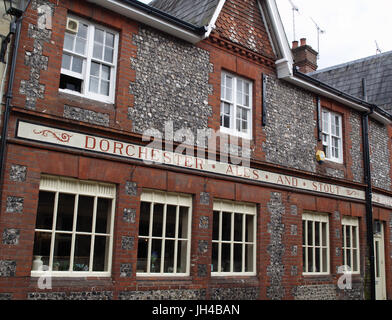 Alten Dorchester Ales & Stouts Wirtshaus Signage in Winchester, Hampshire, England, UK Stockfoto