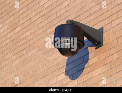Überwachungskamera auf Außenfassade Stockfoto