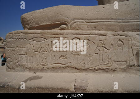 Karnak Sphingen Götter und Rams Stockfoto