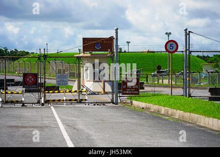 Eingang der Kadena Air Base, ein United States Air Force Base in Naha, Okinawa, beherbergt eine große amerikanische Militärpräsenz der United States Forces Stockfoto