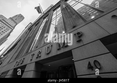 New York - ca. März 2016 - Trump Tower in New York Stockfoto