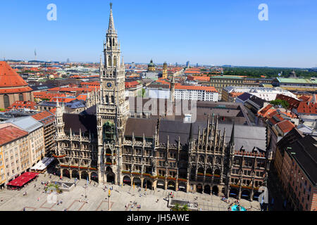 Blick vom Turm der St. Peter Kirche, Marienplatz, München, Bayern, Deutschland Stockfoto