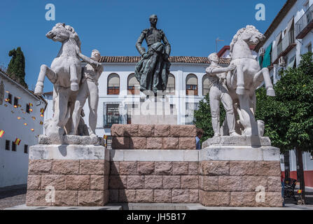 Skulpturenensembles gewidmet der Torero Manolete, genannt "Manuel Rodriguez' befindet sich in dem Platz Conde de Priego, Cordoba, Spanien Stockfoto