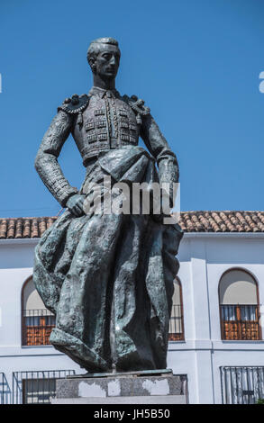 Skulpturenensembles gewidmet der Torero Manolete, genannt "Manuel Rodriguez' befindet sich in dem Platz Conde de Priego, Cordoba, Spanien Stockfoto