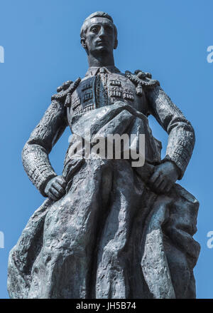 Skulpturenensembles gewidmet der Torero Manolete, genannt "Manuel Rodriguez' befindet sich in dem Platz Conde de Priego, Cordoba, Spanien Stockfoto