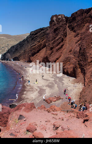 Red Beach, roter Strand oder in griechisch Kokkini Paralia bei Akrotiri, Santorin, Kykladen, aegaeis, Griechenland, Mittelmeer, Europa | red Beach, Pa Stockfoto