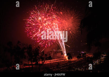Feuerwerk am Strand in Malibu Stockfoto