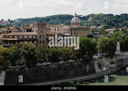 Rom, Italien - 18. August 2016: Ansicht von Rom aus Castel Sant Angelo einen bewölkten Tag des Sommers Stockfoto