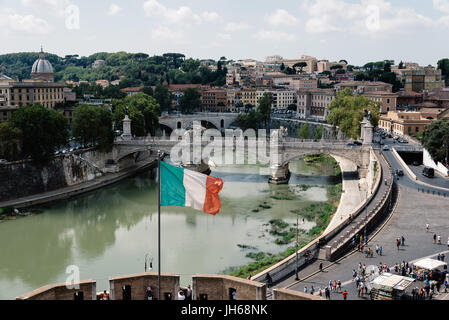 Rom, Italien - 18. August 2016: Ansicht von Rom aus Castel Sant Angelo einen bewölkten Tag des Sommers Stockfoto