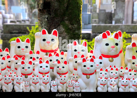 Maneki Neko am Gotokuji Tempel Tokyo Japan Stockfoto