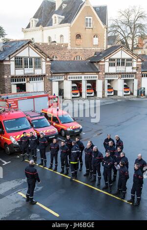 FUNKTION AUF DIE FEUERWEHRLEUTE VON RENNES, FRANKREICH Stockfoto