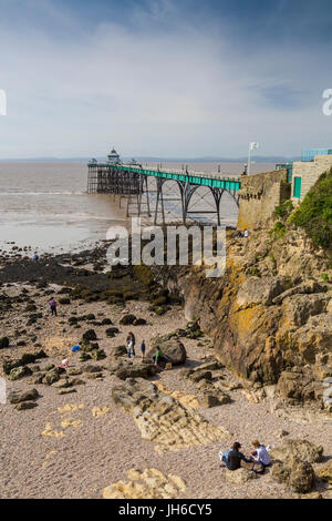 Die restaurierten viktorianischen Pier in Clevedon auf der Bristol Channel, North Somerset, England, UK Stockfoto