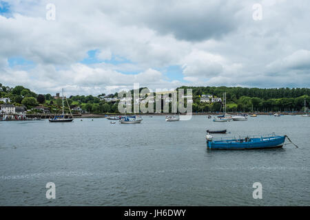 Ein Blick flussaufwärts auf dem Fluss Dart, Dittisham. Stockfoto