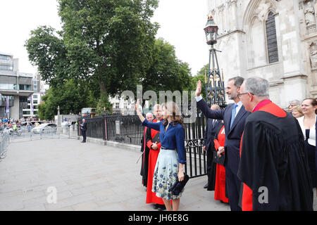 Casa de Su Majestad el Rey veröffentlichte Foto von König Felipe VI. und Königin Letizia von Spanien aus nach ihrer Tour von Westminster Abbey in London, während des Königs Staatsbesuch in Großbritannien. Stockfoto