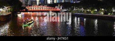 Bumboat Reise nach Singapur River bei Nacht (2) Stockfoto