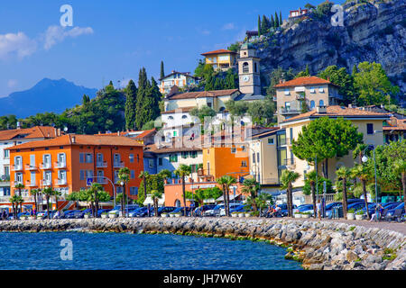 Das Dorf von Torbole am Gardasee Stockfoto