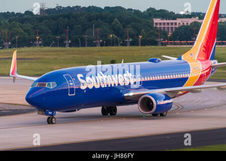 Southwest Airlines Boeing 737-8 Jet (H4) am internationalen Flughafen Hartsfield-Jackson Atlanta in Atlanta, Georgia. (USA) Stockfoto