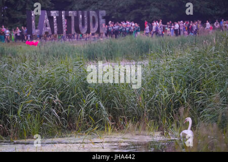 Henham Park, Southwold, UK. 13. Juli 2017. Allgemeine Ansichten des ersten Tages (Donnerstag) von 2017 Latitude Festival in Henham Park, Southwold in Suffolk. Foto: Donnerstag, 13. Juli 2017. Bildnachweis sollte lauten: Roger Garfield/Alamy Live News. Stockfoto