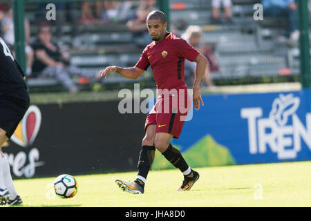 Pinzolo, Italien. 11. Juli 2017. Bruno Peres (Roma) Fußball: Vorsaison-Freundschaftsspiel zwischen ACD Pinzolo Valrendena 0-8 AS Roma in Pinzolo, Italien. Bildnachweis: Maurizio Borsari/AFLO/Alamy Live-Nachrichten Stockfoto