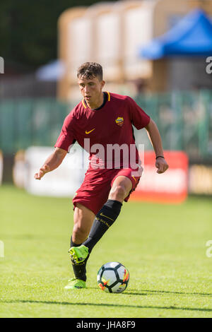 Pinzolo, Italien. 11. Juli 2017. Luca Pellegrini (Roma) Fußball: Vorsaison-Freundschaftsspiel zwischen ACD Pinzolo Valrendena 0-8 AS Roma in Pinzolo, Italien. Bildnachweis: Maurizio Borsari/AFLO/Alamy Live-Nachrichten Stockfoto